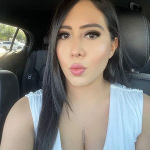 Meet your Posher, Daniela